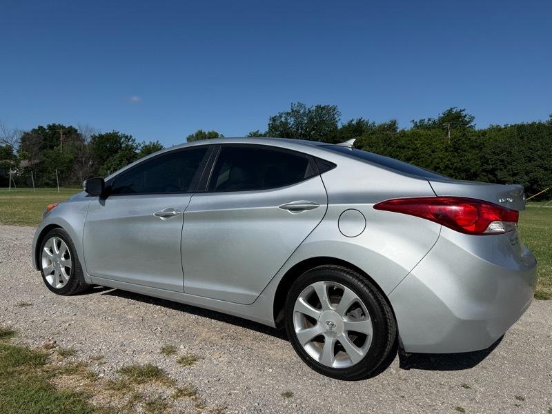 Hyundai Elantra GLS M/T 2013