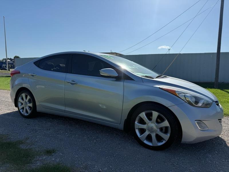 Hyundai Elantra GLS M/T 2013