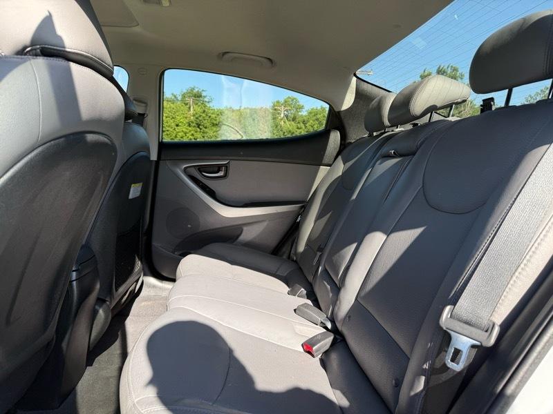 Hyundai Elantra GLS M/T 2013