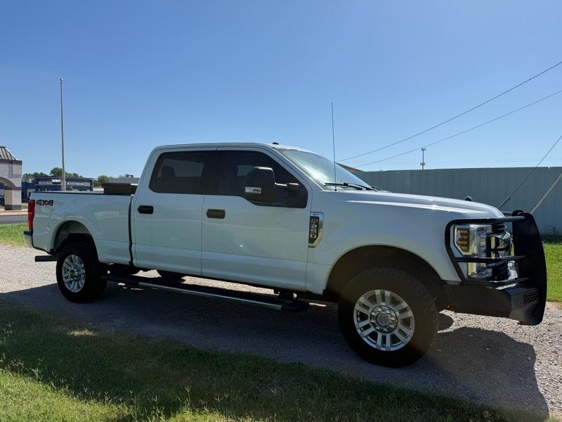 Ford F-250 SD XLT Crew Cab 4WD 2018