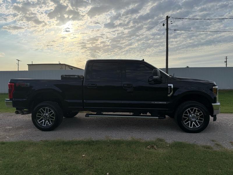 Ford F-250 SD Lariat Crew Cab 4WD 2019