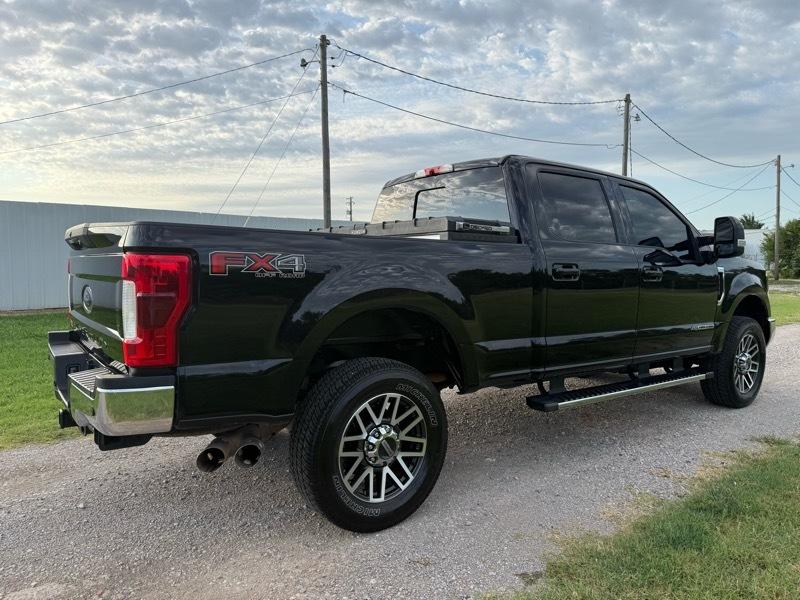 Ford F-250 SD Lariat Crew Cab 4WD 2019