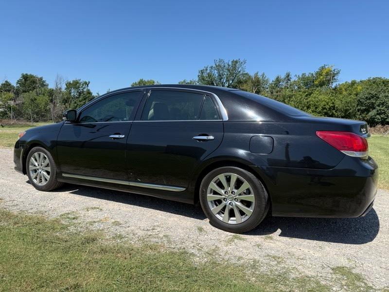 Toyota Avalon 4dr Sedan XLS w/Bucket Seats 2012