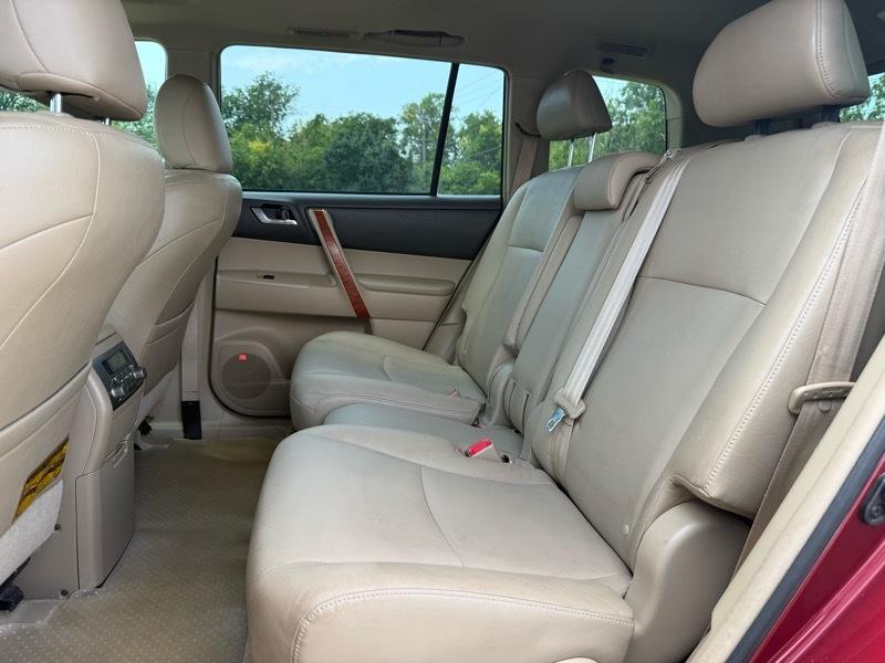 Toyota Highlander Limited 2WD 2009
