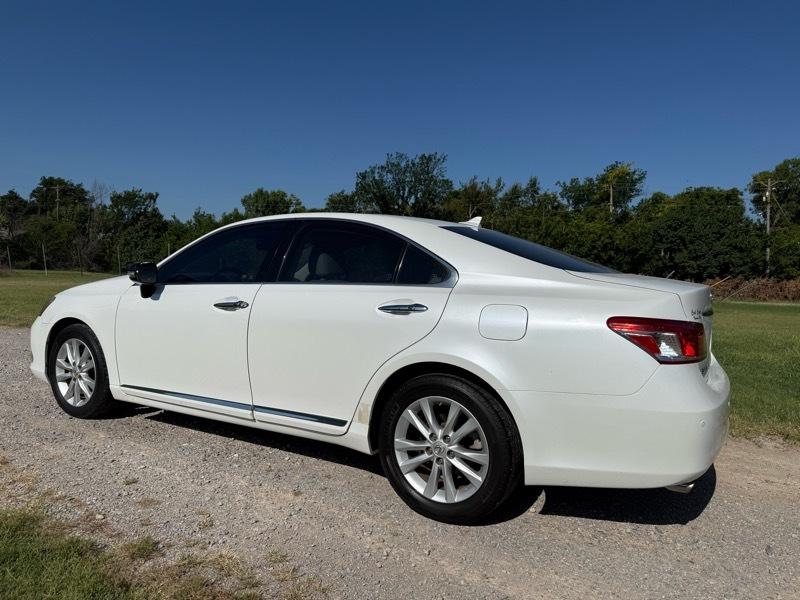 Lexus ES 350 Sedan 2010