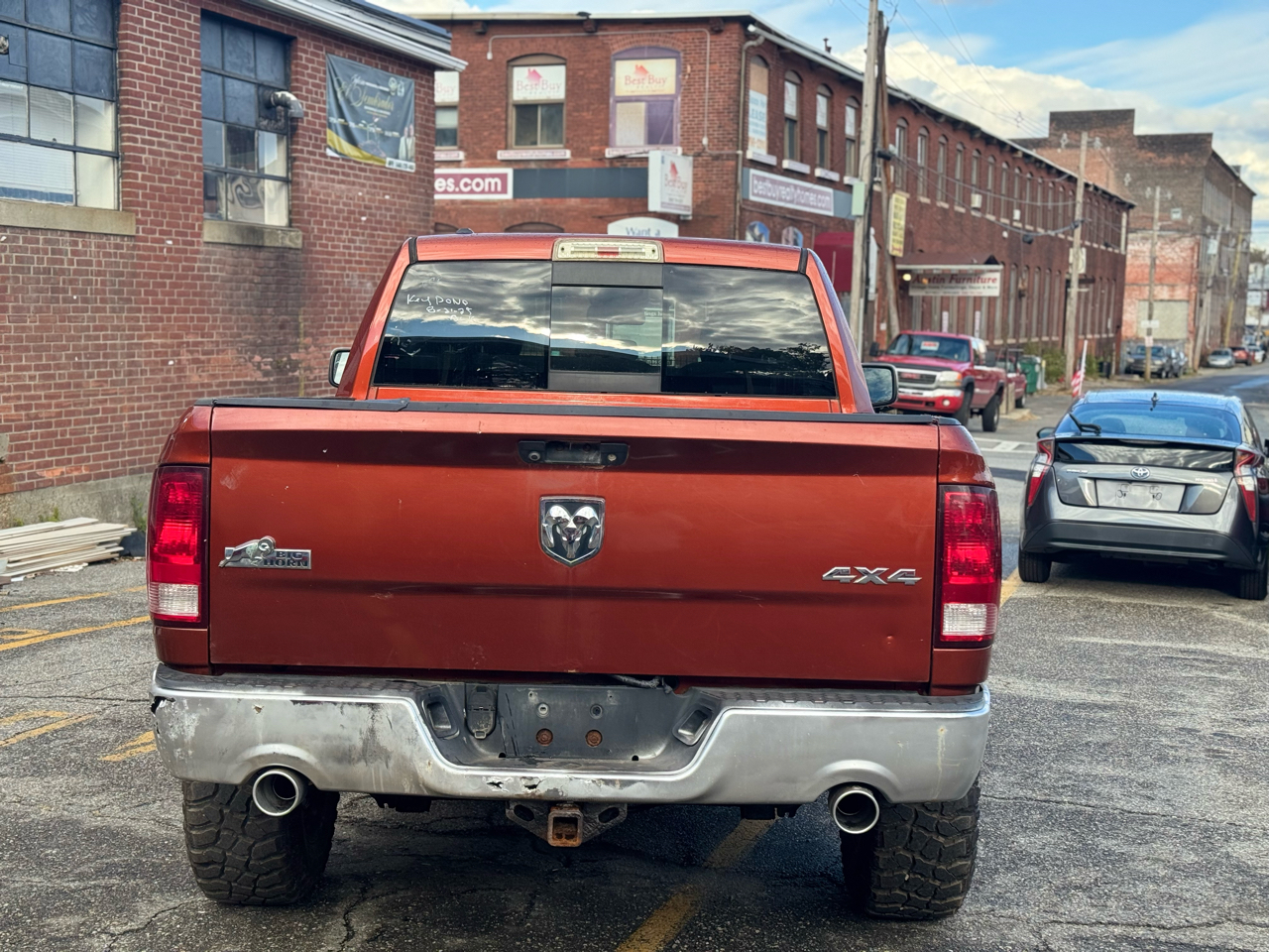 RAM 1500 SLT Quad Cab 4WD 2013 RAM 1500 SLT Quad Cab 4WD 2013
