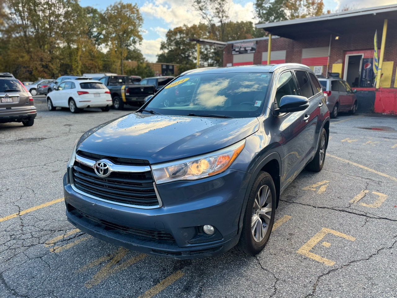 Toyota Highlander XLE AWD V6 2014 Toyota Highlander XLE AWD V6 2014