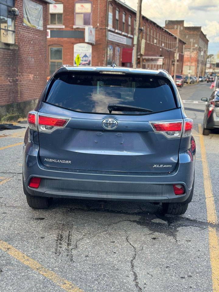 Toyota Highlander XLE AWD V6 2014 Toyota Highlander XLE AWD V6 2014