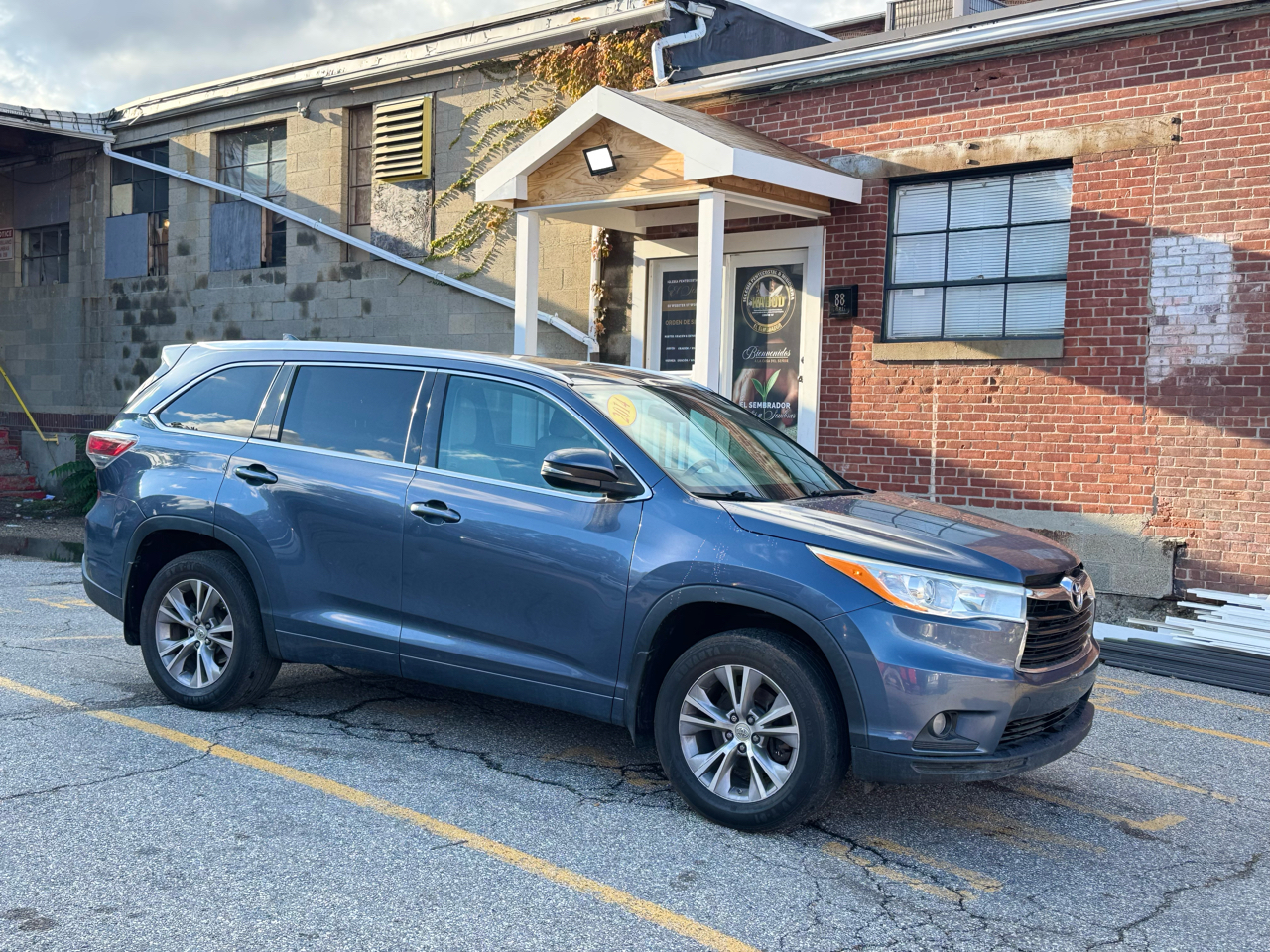 Toyota Highlander XLE AWD V6 2014 Toyota Highlander XLE AWD V6 2014