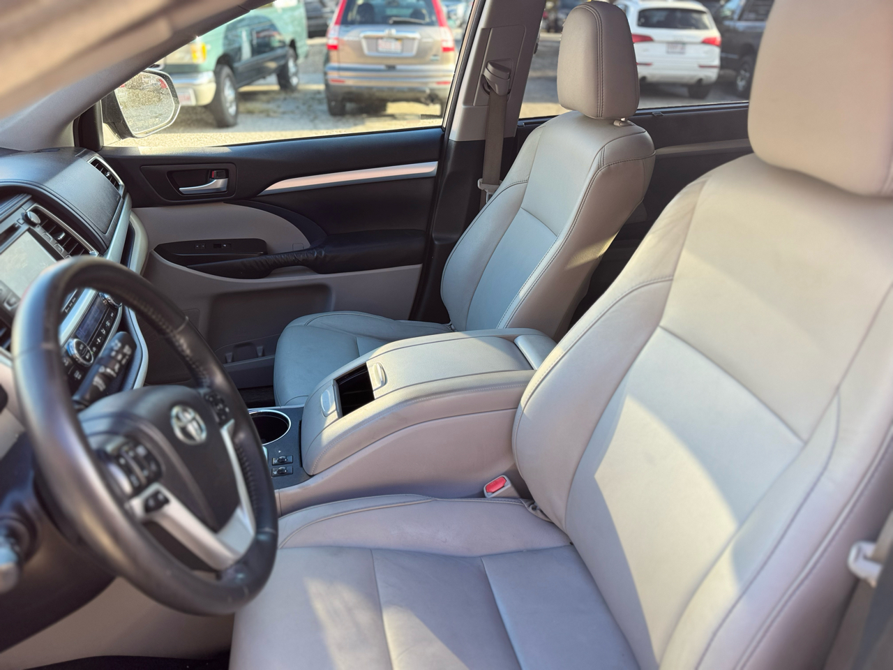 Toyota Highlander XLE AWD V6 2014 Toyota Highlander XLE AWD V6 2014