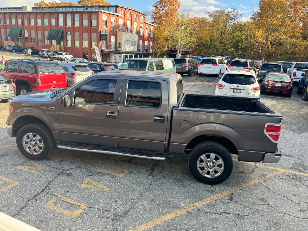 Ford F-150 2WD SuperCrew 139" XLT 2011 Ford F-150 2WD SuperCrew 139" XLT 2011