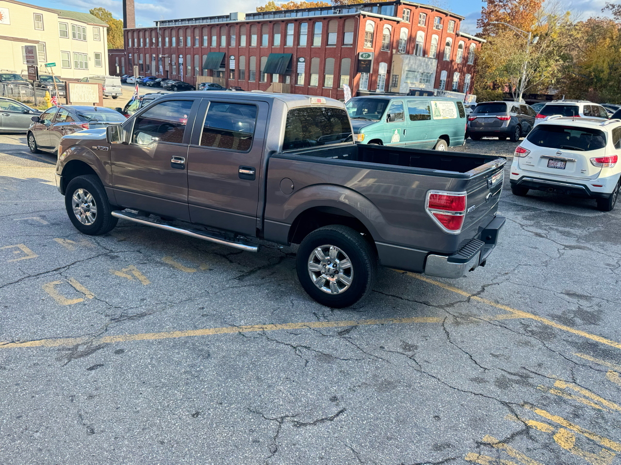 Ford F-150 2WD SuperCrew 139" XLT 2011 Ford F-150 2WD SuperCrew 139" XLT 2011