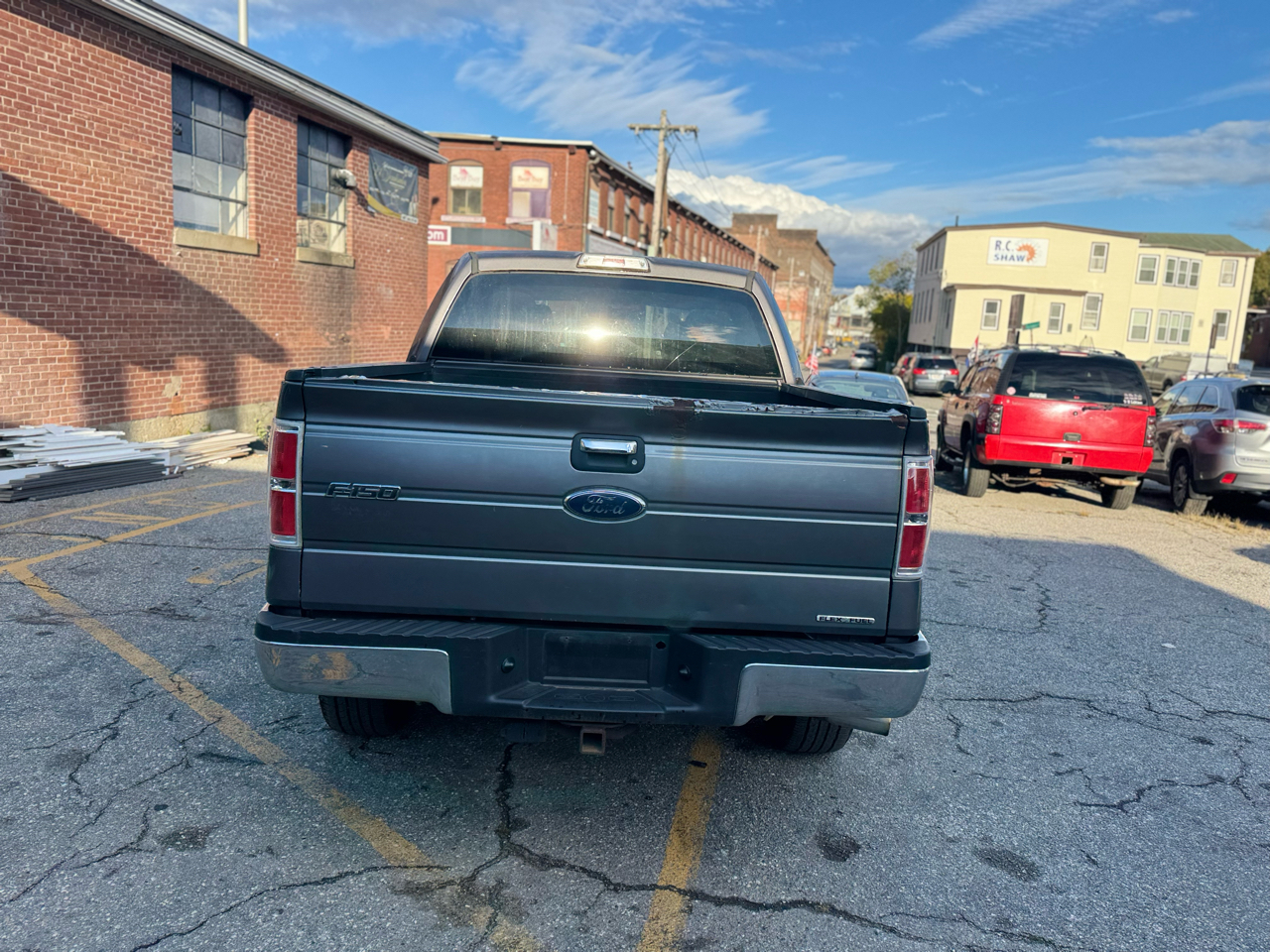 Ford F-150 2WD SuperCrew 139" XLT 2011 Ford F-150 2WD SuperCrew 139" XLT 2011