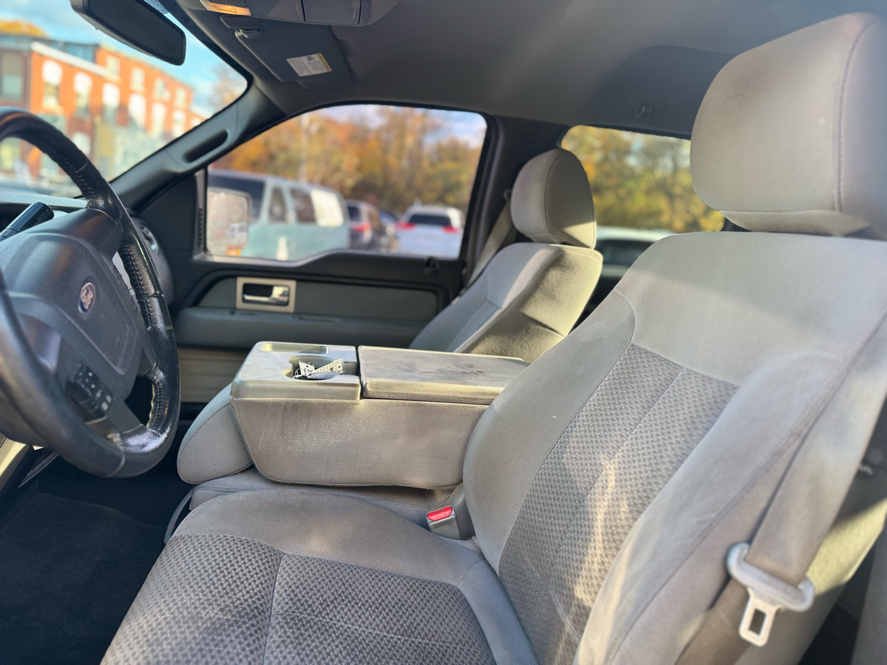 Ford F-150 2WD SuperCrew 139" XLT 2011 Ford F-150 2WD SuperCrew 139" XLT 2011