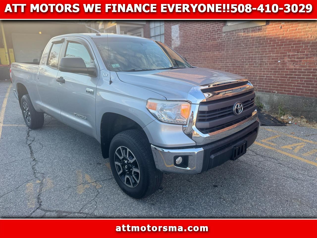 2015 Toyota Tundra SR5's photo