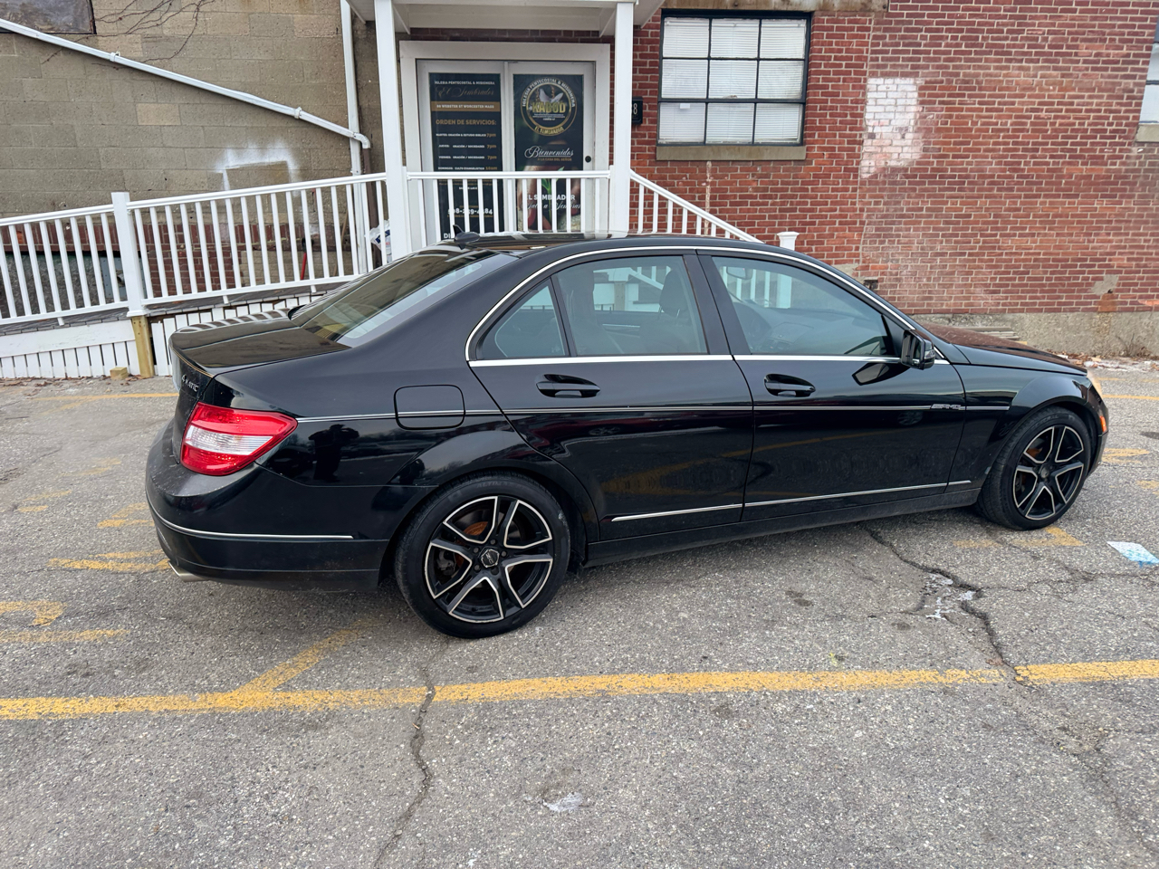Mercedes-Benz C-Class C300 4MATIC Luxury Sedan 2011
