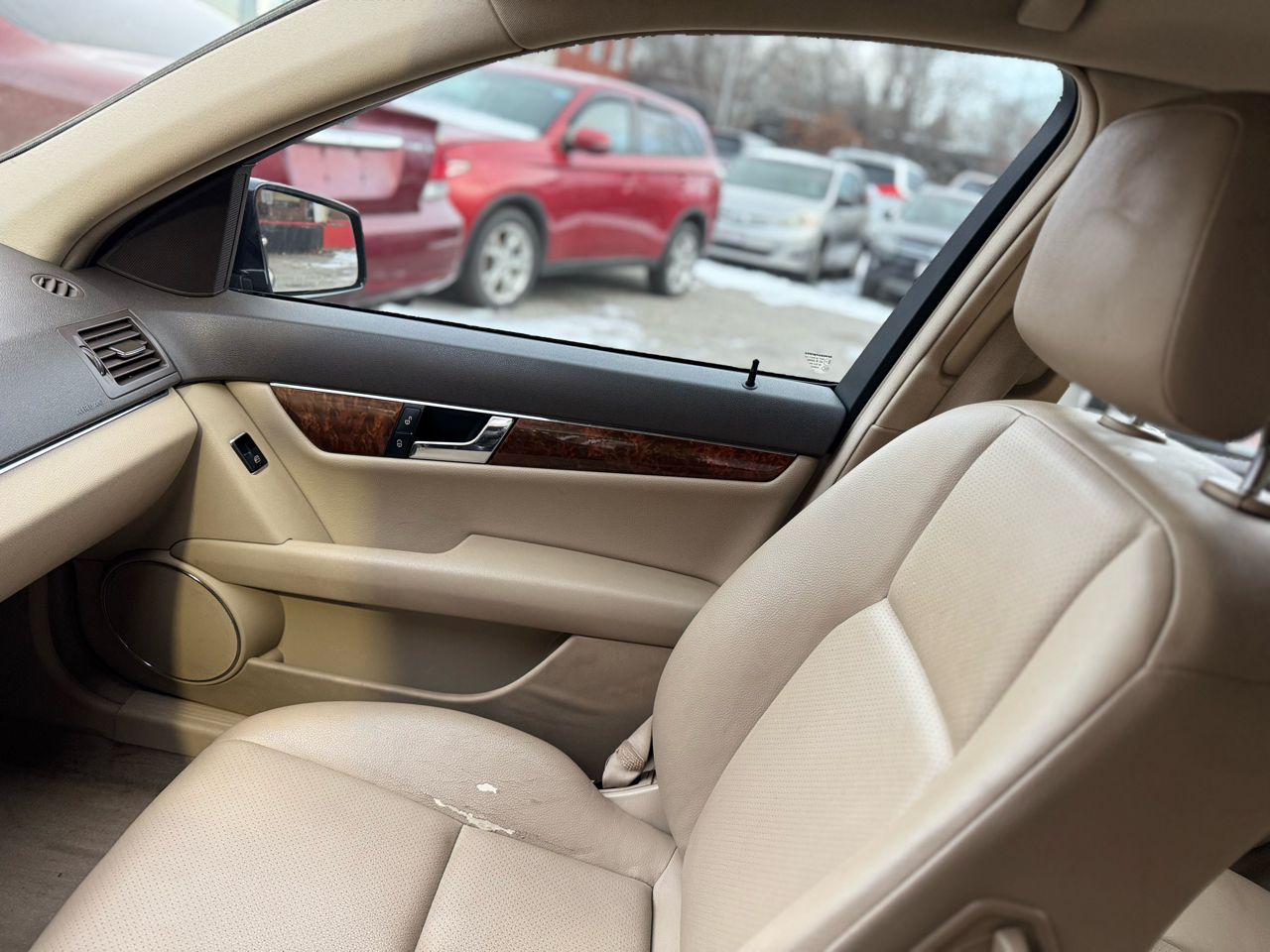 Mercedes-Benz C-Class C300 4MATIC Luxury Sedan 2011