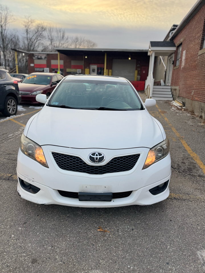 Toyota Camry SE 6-Spd MT 2010