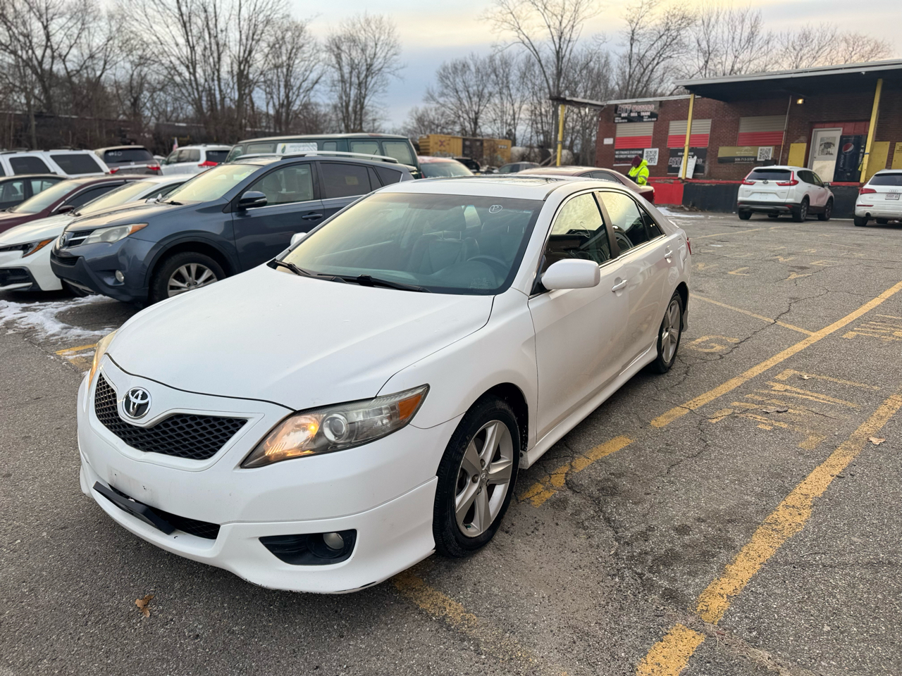 Toyota Camry SE 6-Spd MT 2010