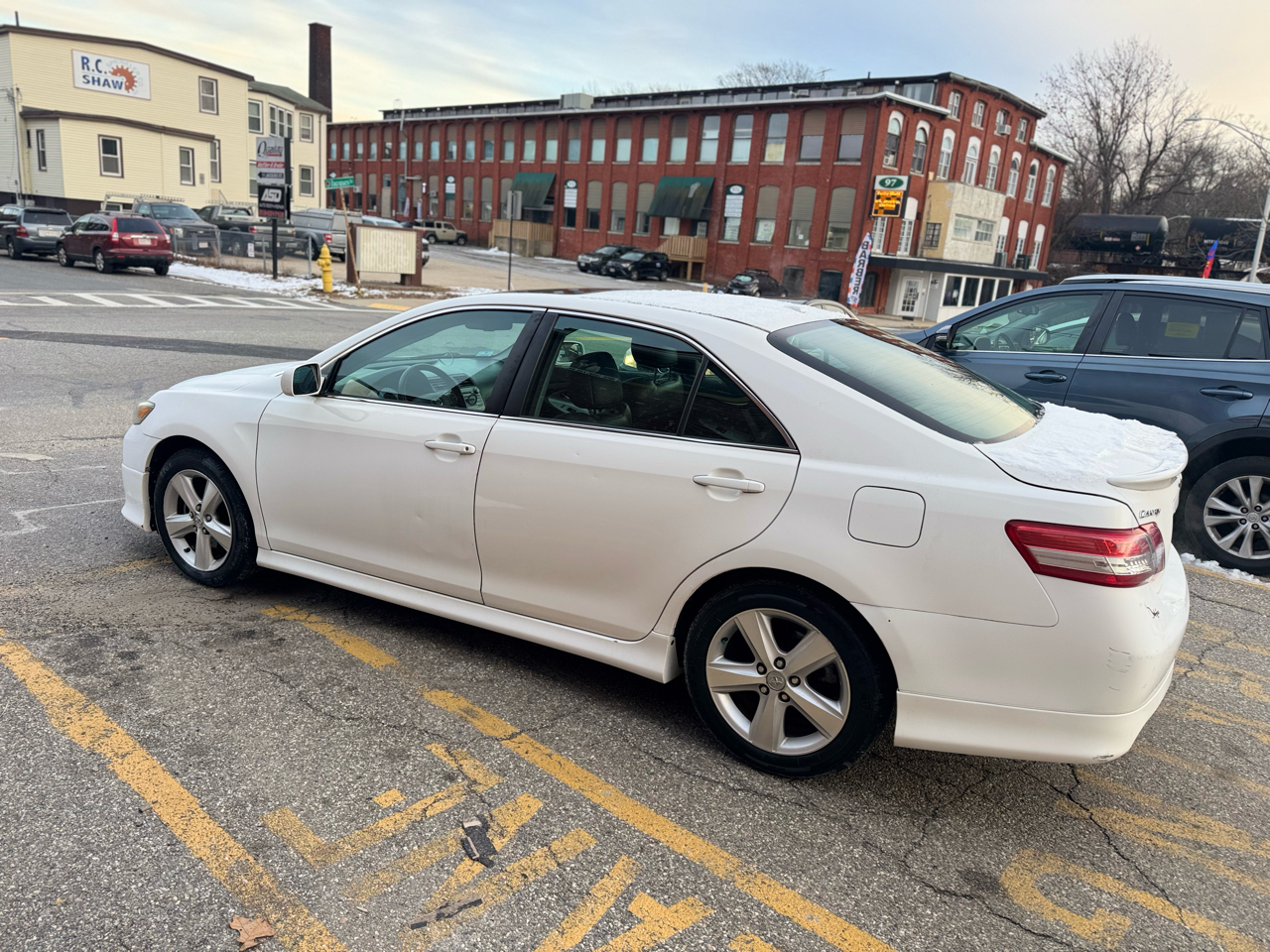 Toyota Camry SE 6-Spd MT 2010