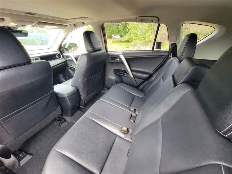 Toyota RAV4 Limited FWD 2016