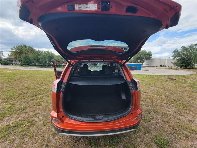 Toyota RAV4 Limited FWD 2016