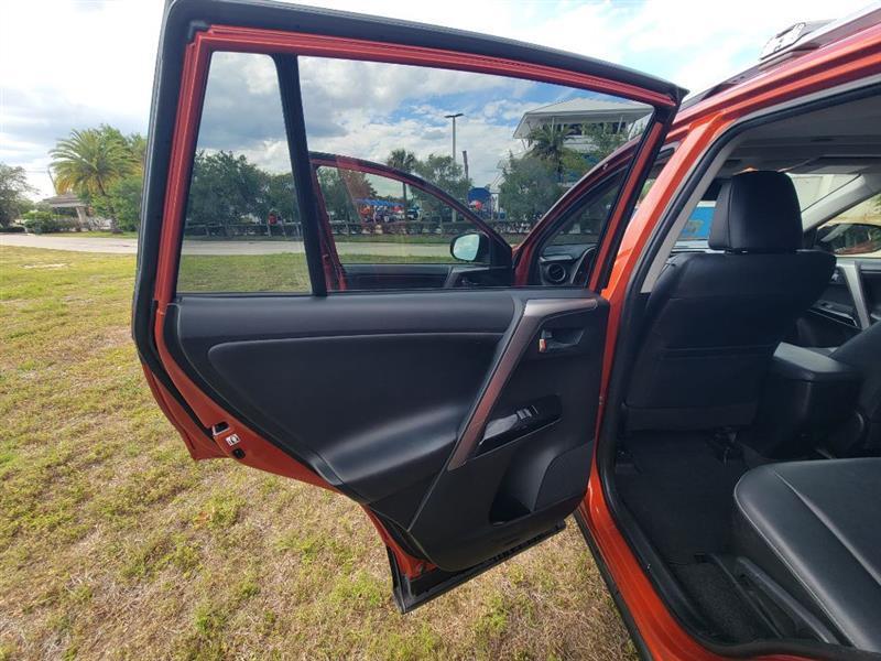 Toyota RAV4 Limited FWD 2016