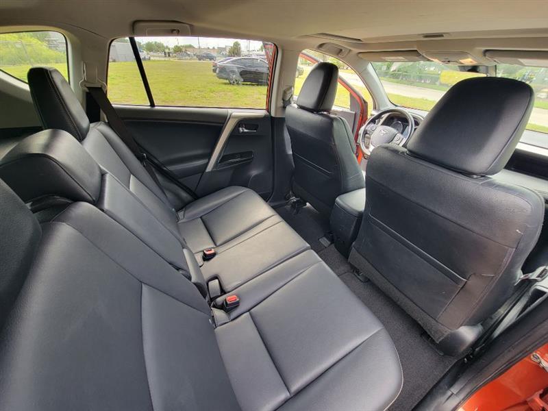 Toyota RAV4 Limited FWD 2016