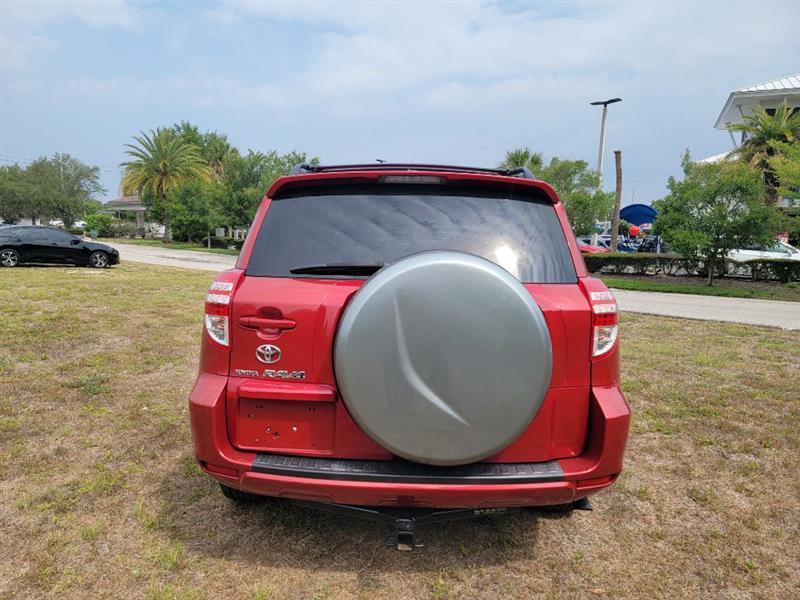 Toyota RAV4 Base I4 2WD 2009