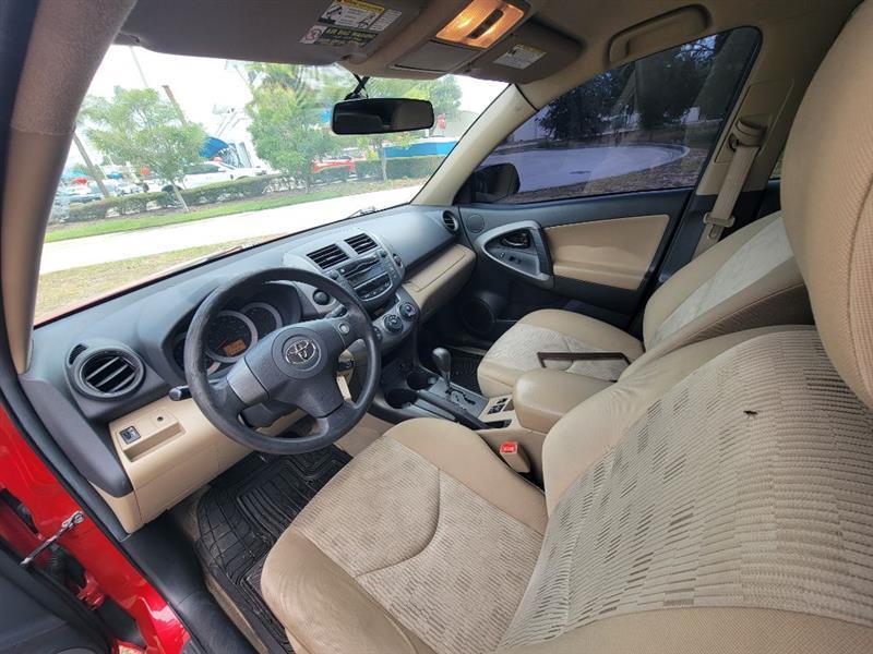 Toyota RAV4 Base I4 2WD 2009