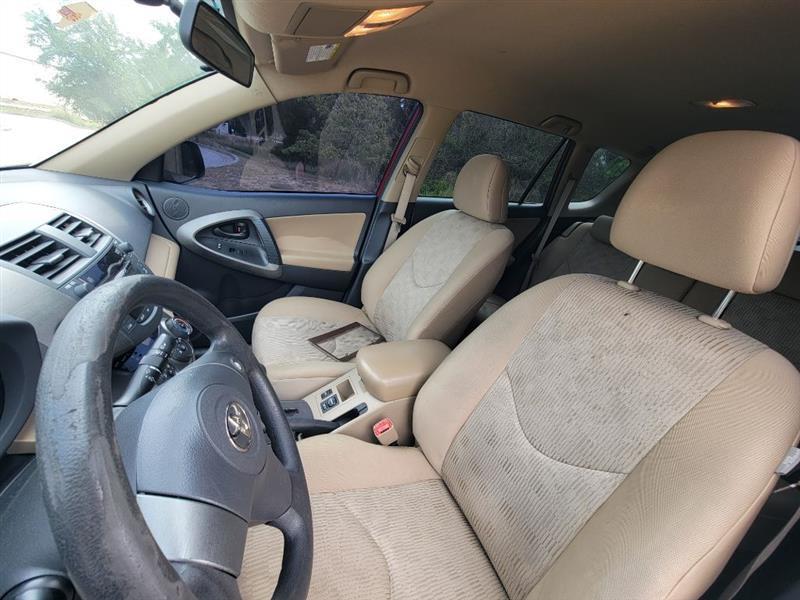 Toyota RAV4 Base I4 2WD 2009