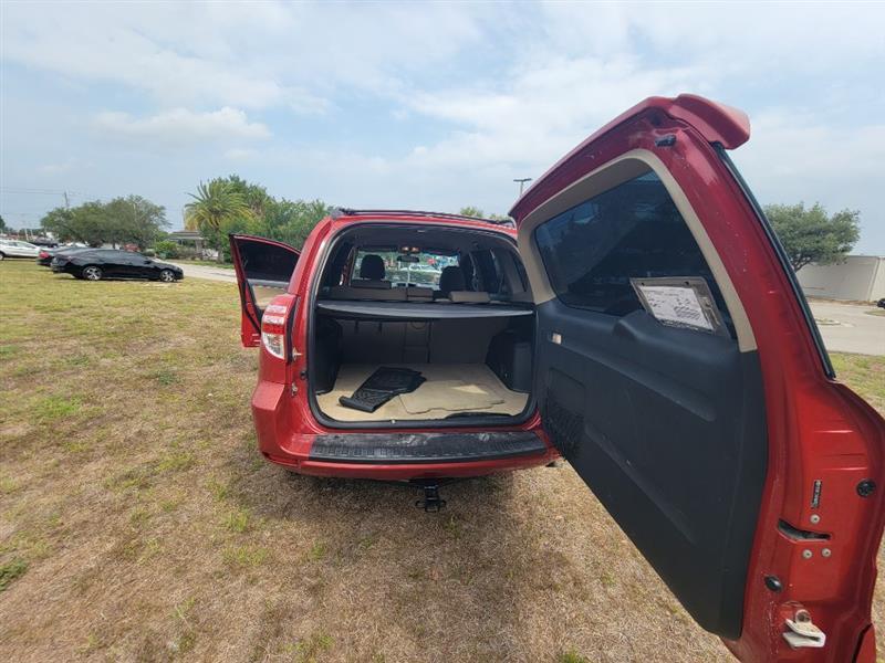 Toyota RAV4 Base I4 2WD 2009