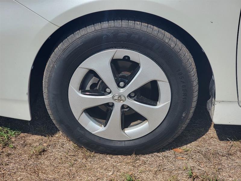 Toyota Prius Four 2015