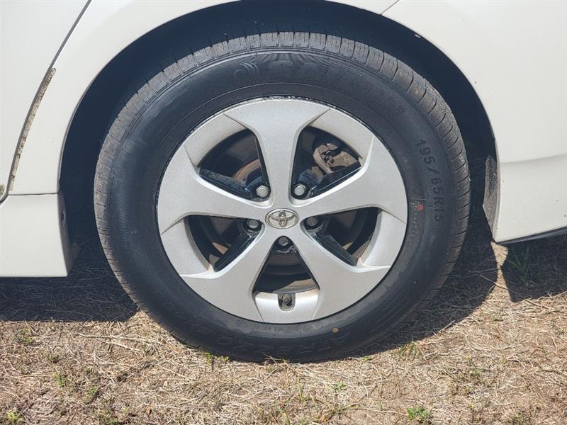 Toyota Prius Four 2015