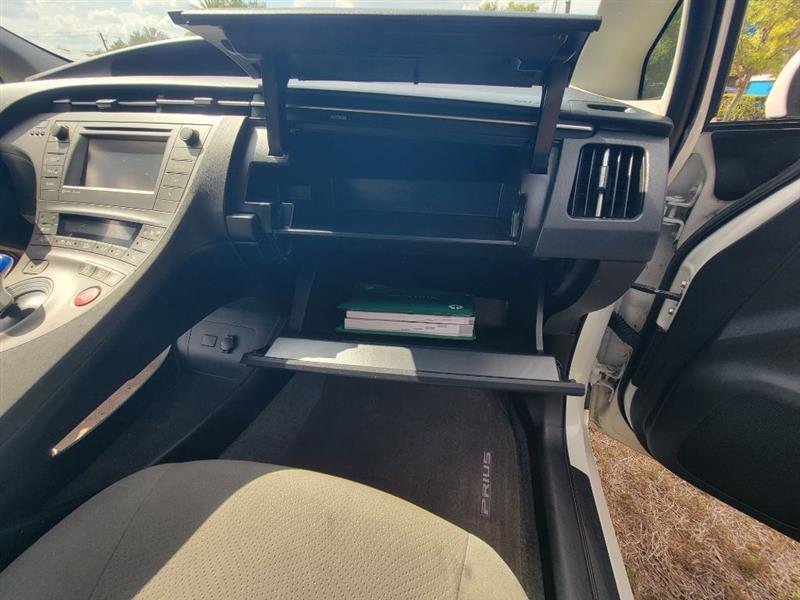 Toyota Prius Four 2015