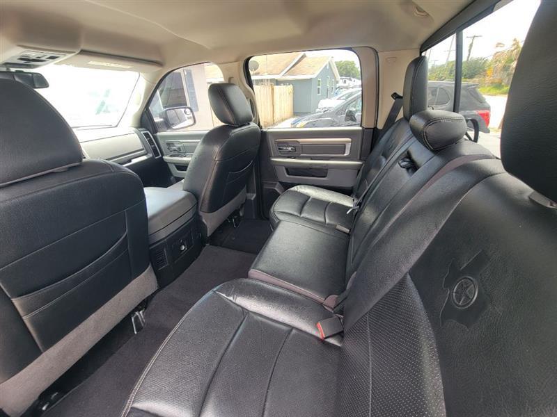 RAM 1500 SLT Crew Cab SWB 2WD 2015