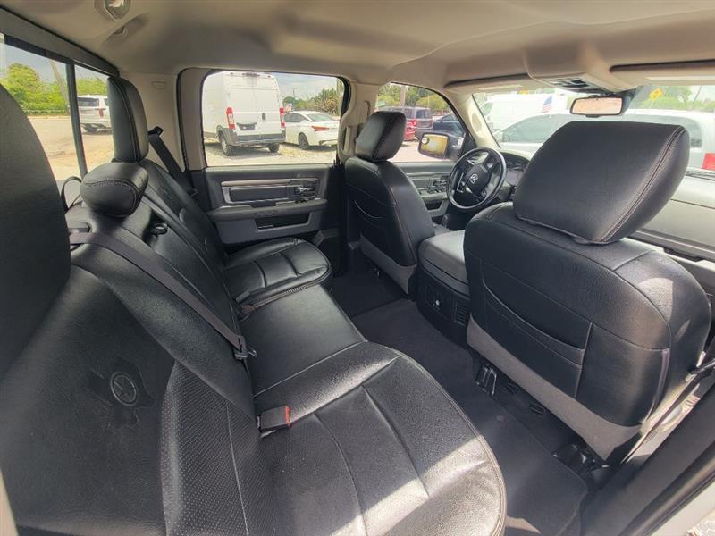 RAM 1500 SLT Crew Cab SWB 2WD 2015
