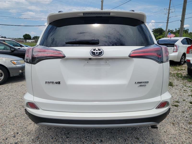 Toyota RAV4 Limited AWD 2017
