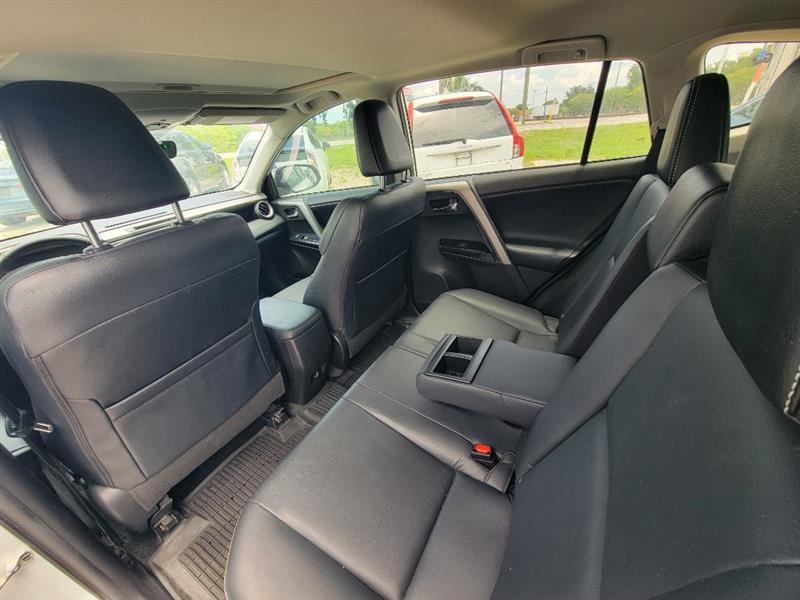 Toyota RAV4 Limited AWD 2017