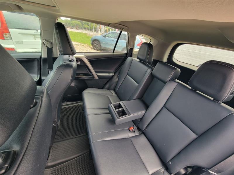 Toyota RAV4 Limited AWD 2017