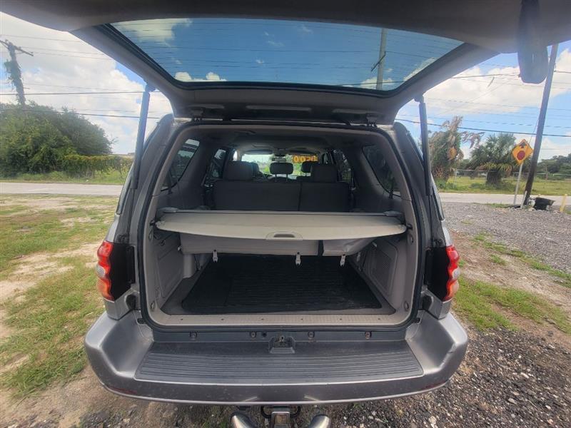 Toyota Sequoia SR5 2WD 2004