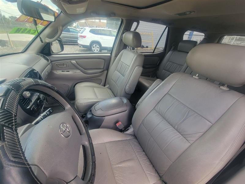 Toyota Sequoia SR5 2WD 2004