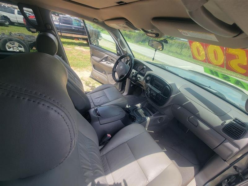 Toyota Sequoia SR5 2WD 2004