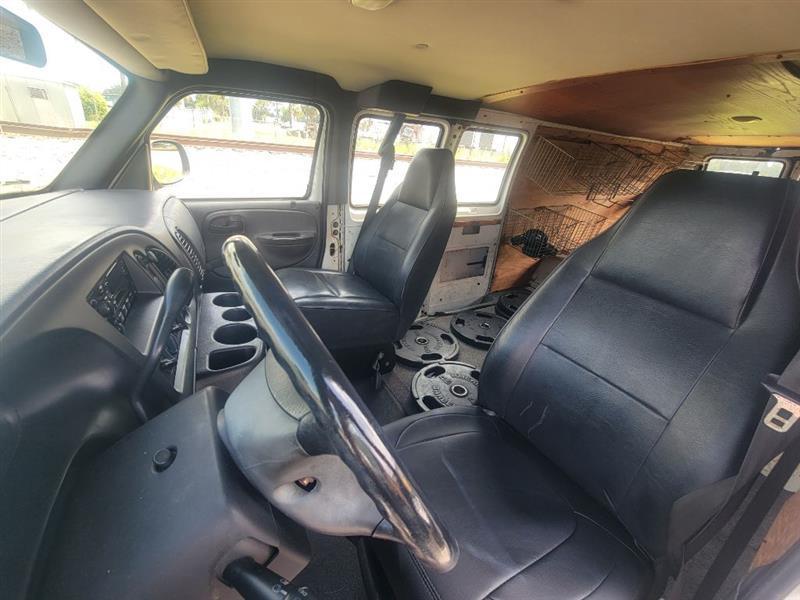 Dodge Ram Van 3500 LWB 2003
