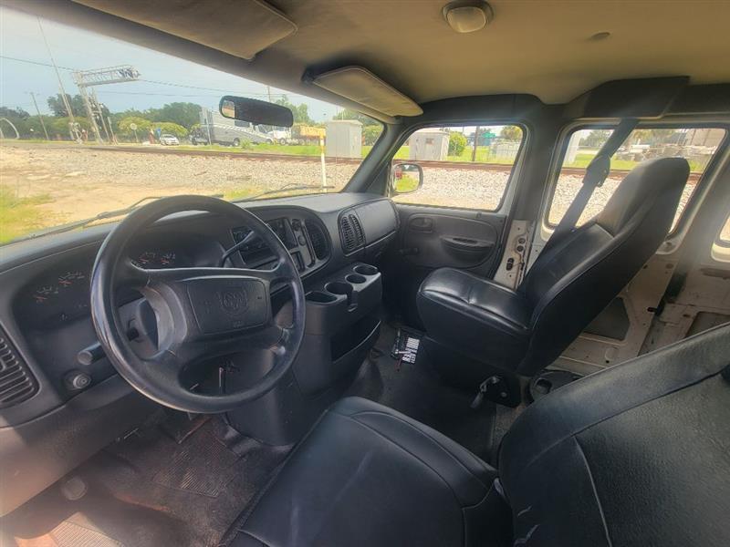 Dodge Ram Van 3500 LWB 2003