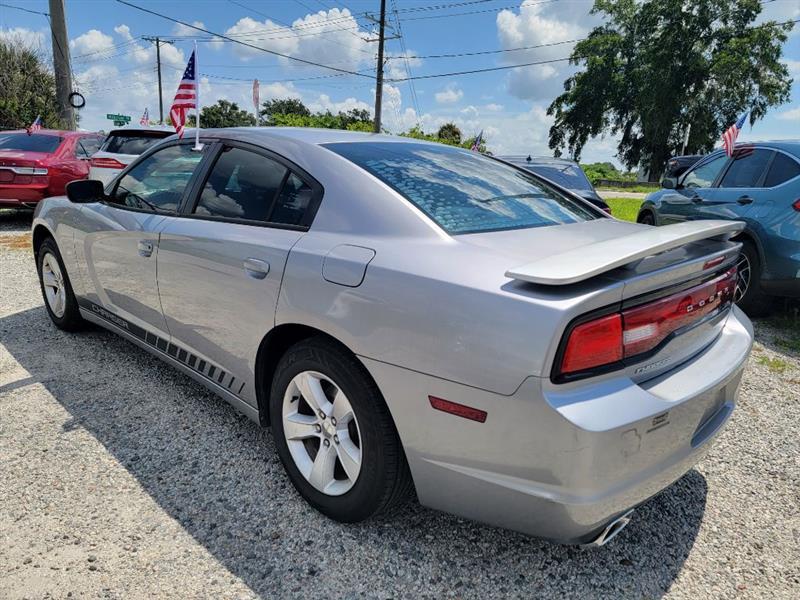 Dodge Charger SE 2011