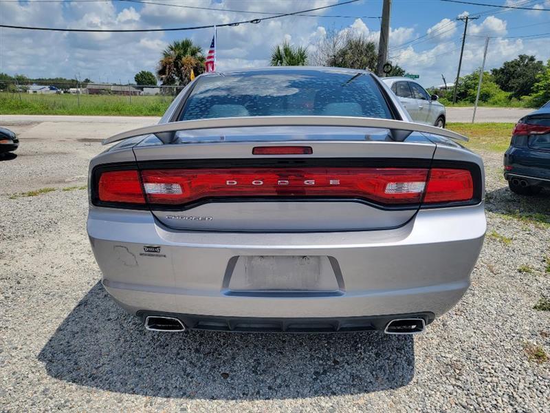 Dodge Charger SE 2011