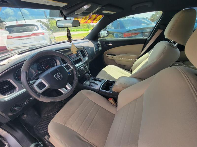 Dodge Charger SE 2011