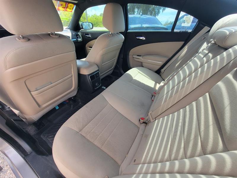 Dodge Charger SE 2011
