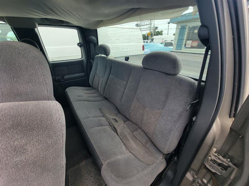Chevrolet Silverado 1500 Ext. Cab Short Bed 2WD 2003